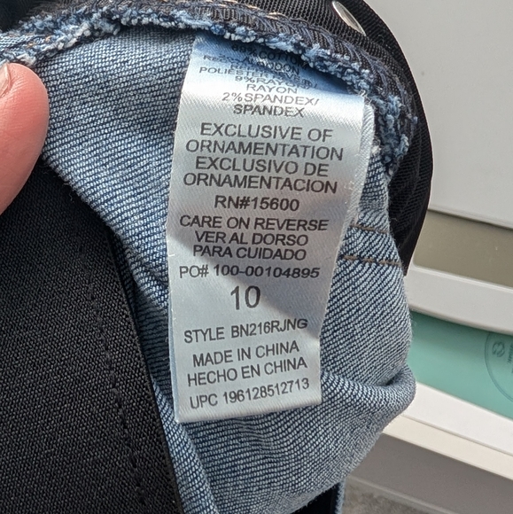 Democracy Ab-Solution Mid-Wash Fray Hem Ankle Jeans - Picture 6 of 13